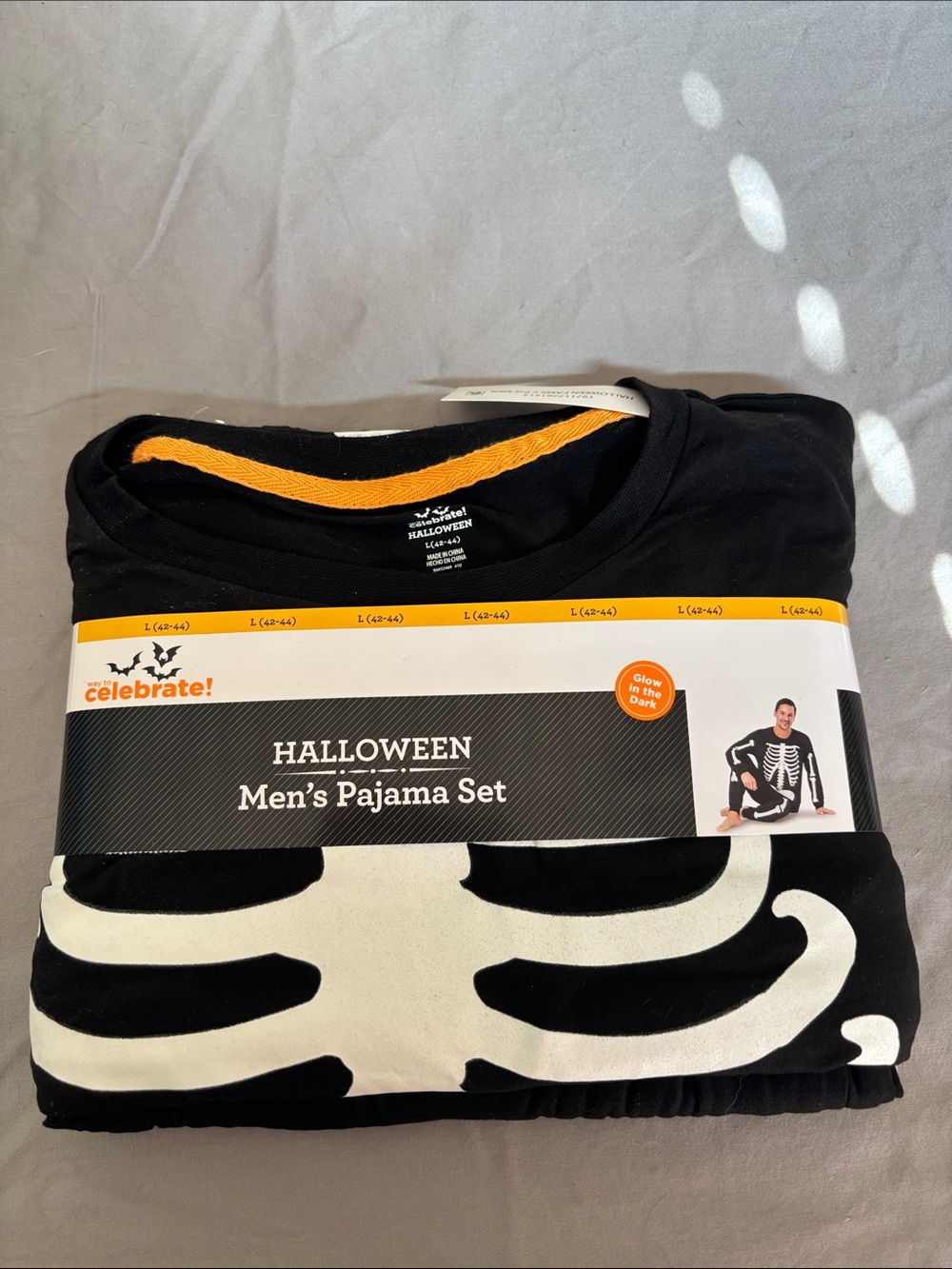 Black & White Skeleton Men’s Pajama Set - Glow Detail Size L (Chest 42-44)